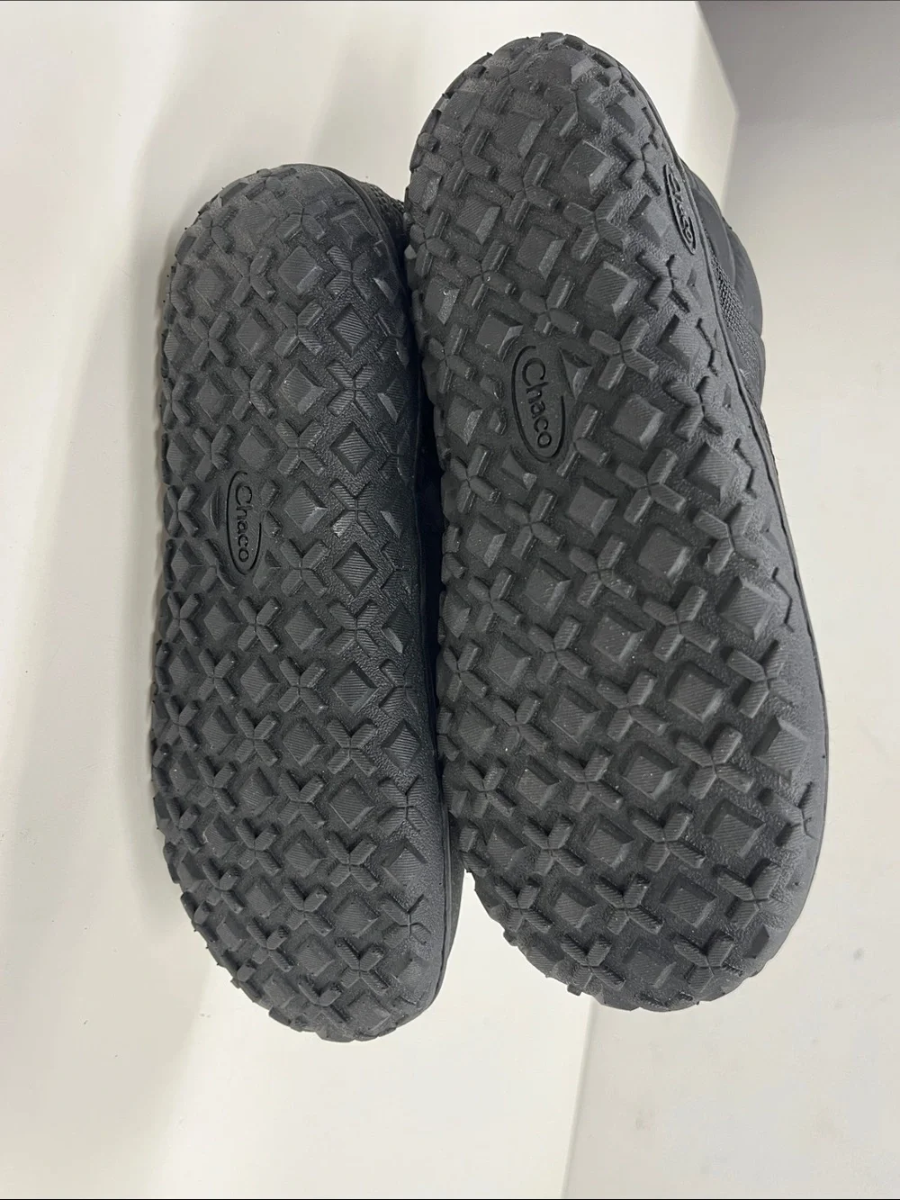 New Chaco Kids Black Quilted Booties with Strap Size 2.5